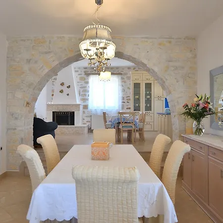 Holiday home Anna Naousa (Paros)