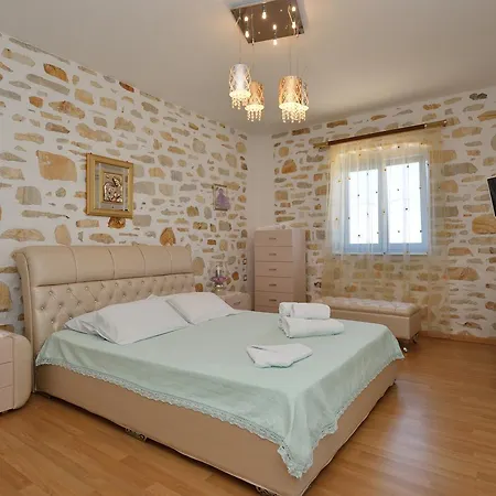 Holiday home Anna *